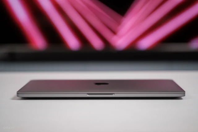 Trên tay MacBook Pro 13-inch M2: thiết kế cũ nhưng vẫn đẹp, trang bị chip M2 mạnh mẽ
